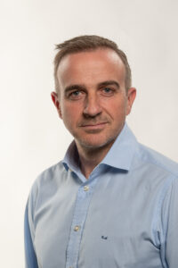 Alessio Grandi - À la direction de Grandi Funéraires, pompes funèbres à votre écoute Alessio Grandi , représentant de Grandi Funéraires, engagé dans l’accompagnement des familles en deuil.